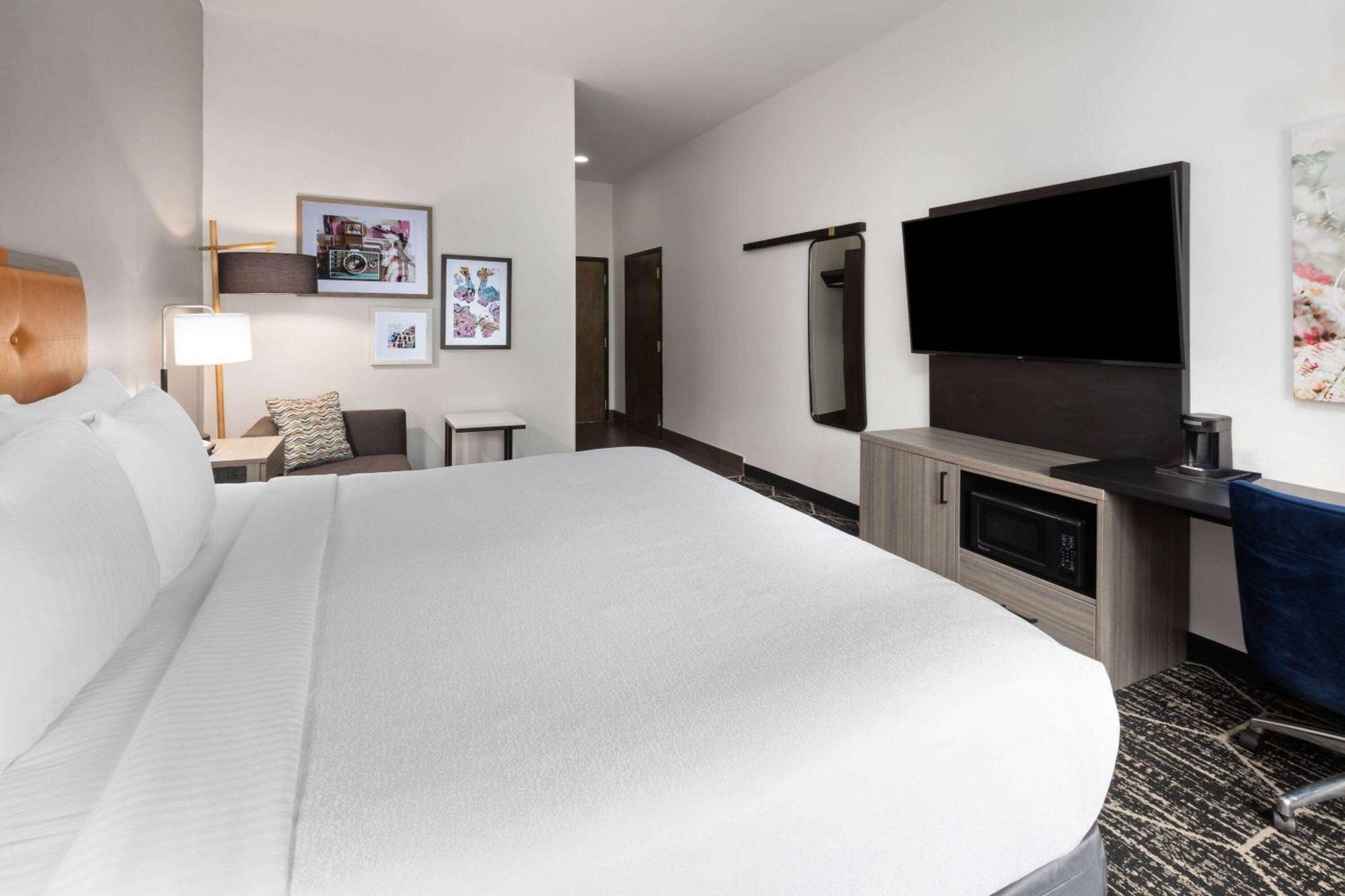 La Quinta Inn & Suites By Wyndham מרידיאן מראה חיצוני תמונה