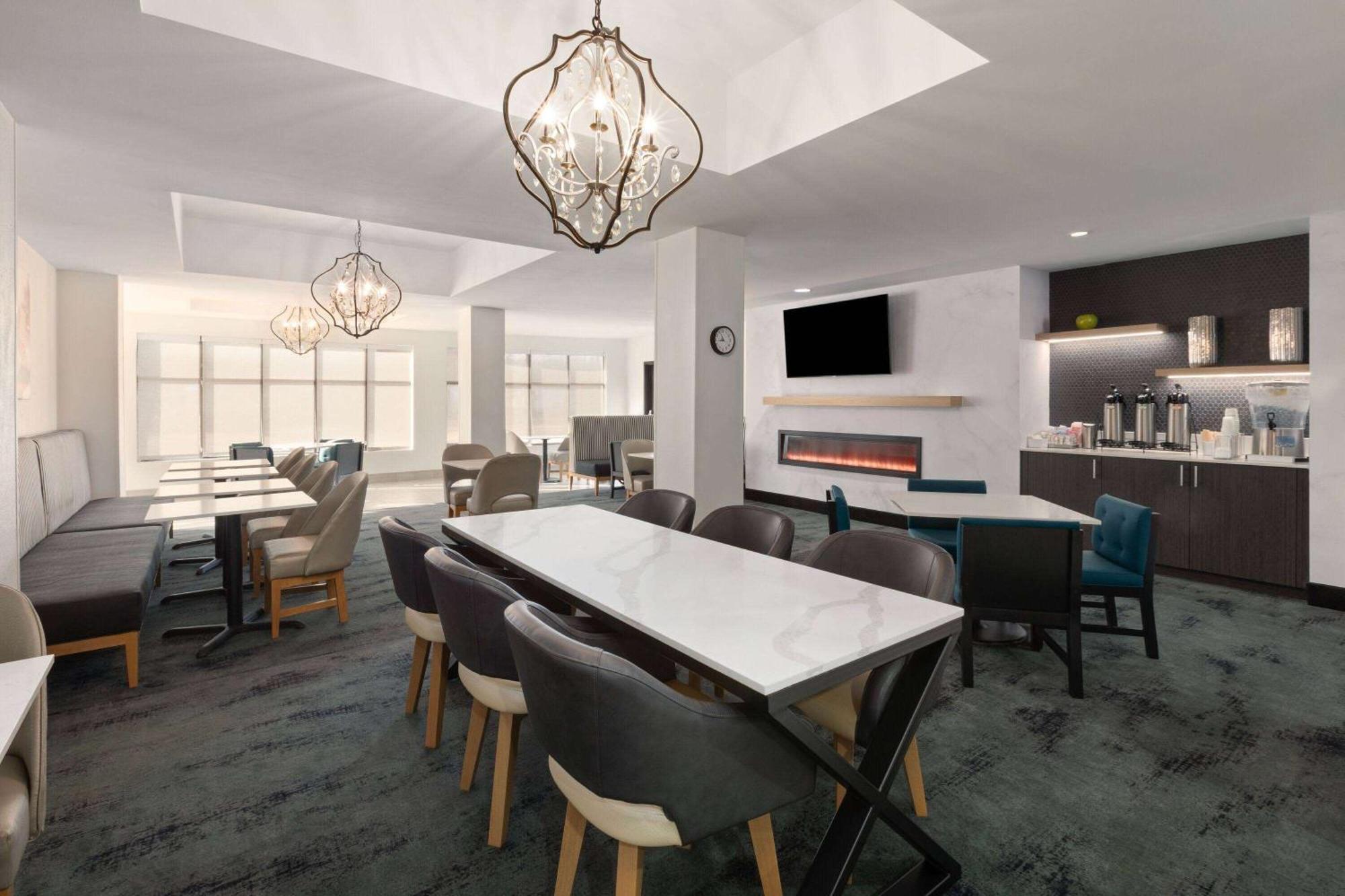 La Quinta Inn & Suites By Wyndham מרידיאן מראה חיצוני תמונה