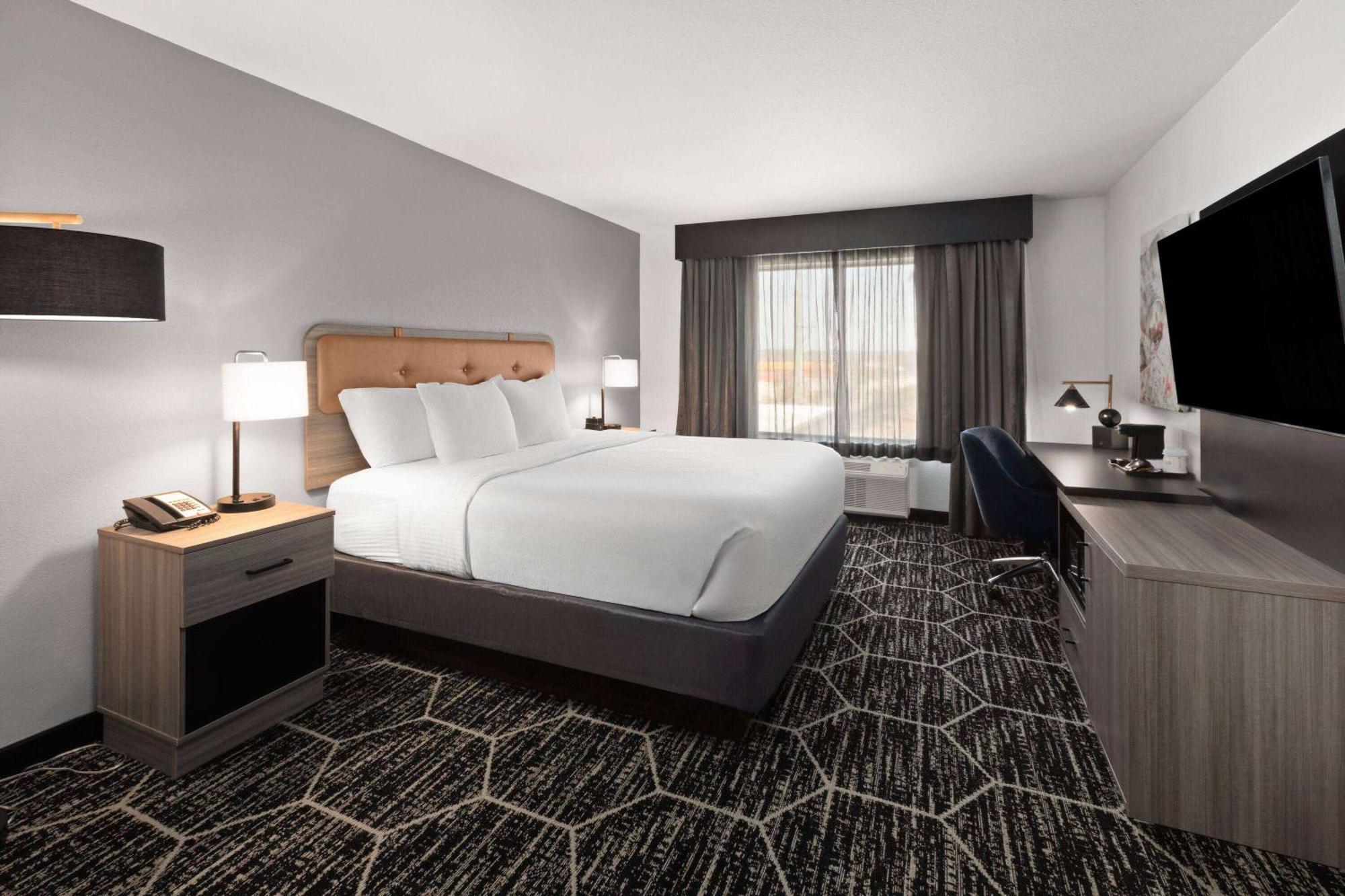 La Quinta Inn & Suites By Wyndham מרידיאן מראה חיצוני תמונה