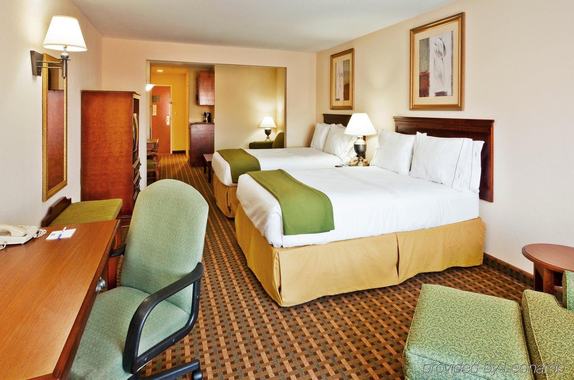 La Quinta Inn & Suites By Wyndham מרידיאן חדר תמונה